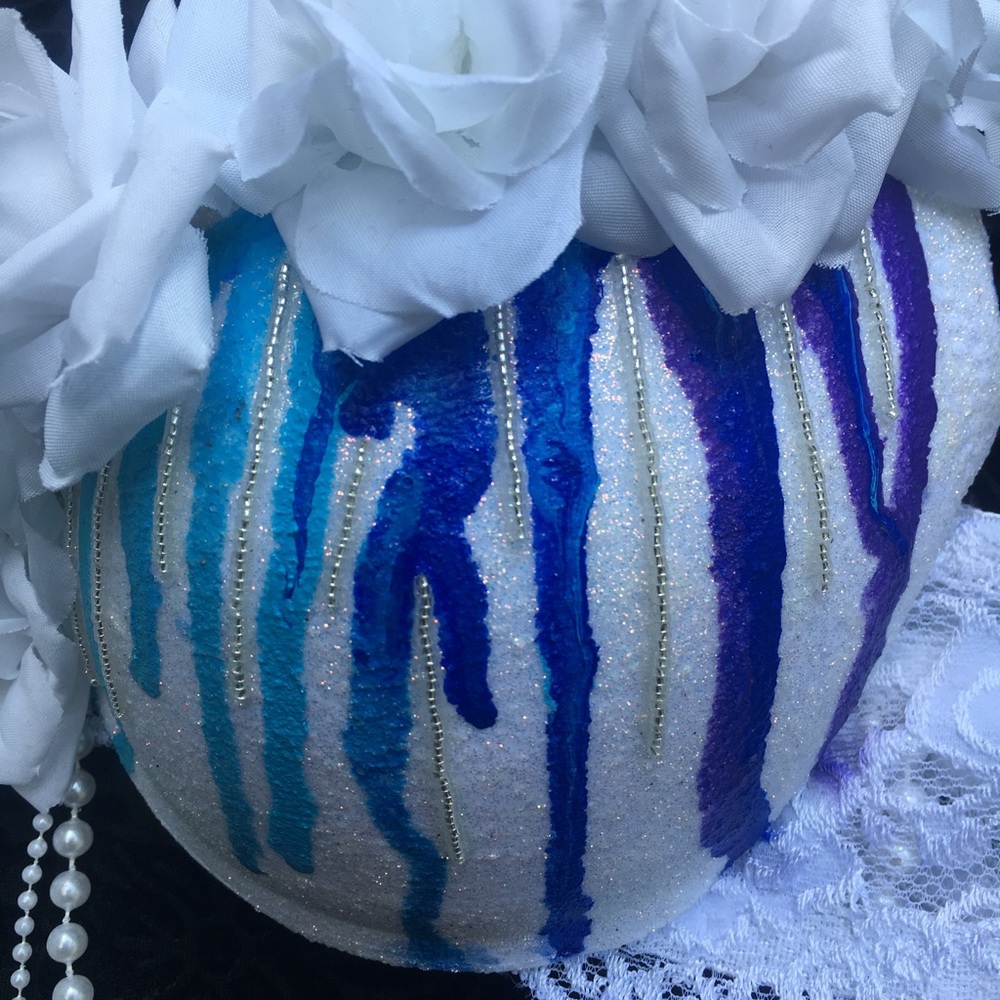 White and blue rave bra - Picture 4 of 5
